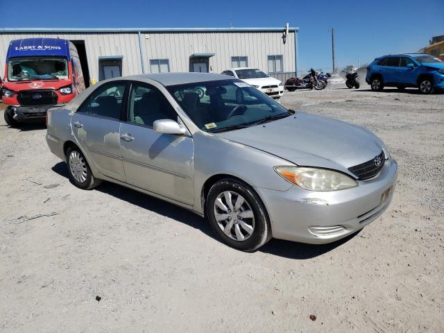 4T1BE32K22U636985 - 2002 TOYOTA CAMRY LE SILVER photo 4