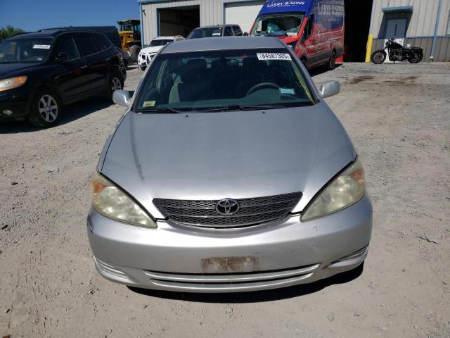 4T1BE32K22U636985 - 2002 TOYOTA CAMRY LE SILVER photo 5