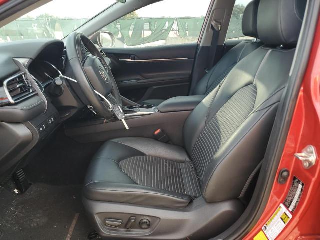 4T1G11AK1LU384879 - 2020 TOYOTA CAMRY SE RED photo 7