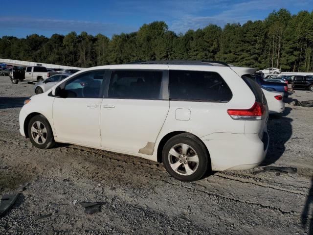 5TDKK3DCXBS136354 - 2011 TOYOTA SIENNA LE WHITE photo 2