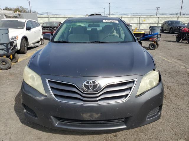 4T1BF3EKXBU128045 - 2011 TOYOTA CAMRY BASE Сұр фото 5