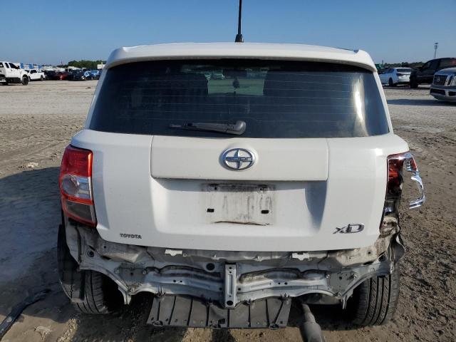 JTKKUPB43E1045000 - 2014 TOYOTA SCION XD WHITE photo 6
