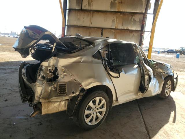 JTDEPMAE2NJ224097 - 2022 TOYOTA COROLLA LE Argent photo 3