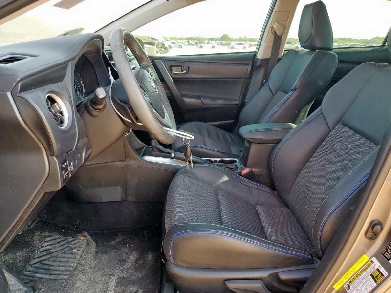 5YFBURHE5HP727427 - 2017 TOYOTA COROLLA L Մոխրագույն լուսանկար 7