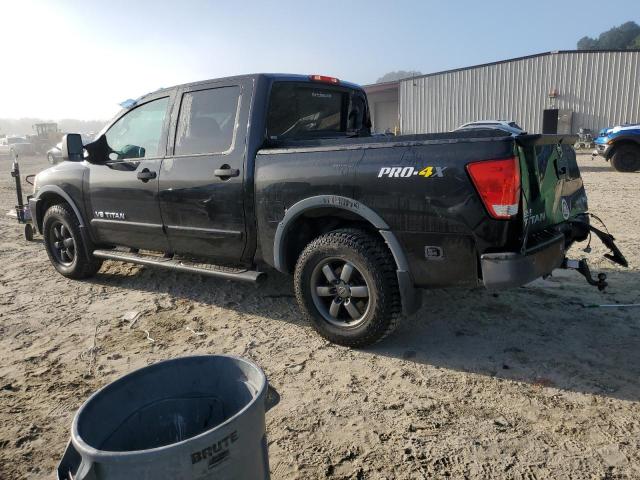 1N6BA0EC5DN305413 - 2013 NISSAN TITAN S Czarny zdjęcie 2