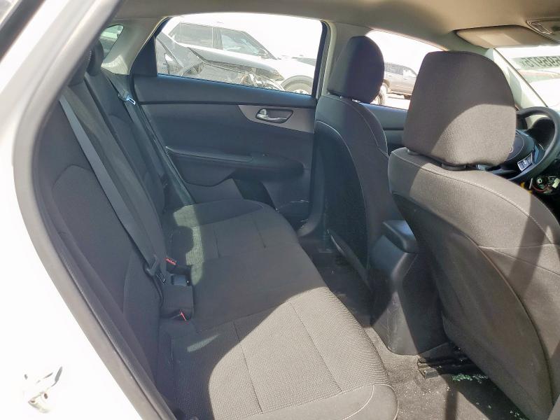 3KPF24AD2KE034352 - 2019 KIA FORTE FE 白色 照片 10