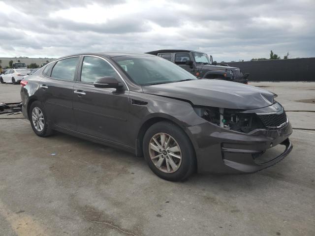 KNAGT4L33J5238705 - 2018 KIA OPTIMA LX ყავისფერი ფოტო 4