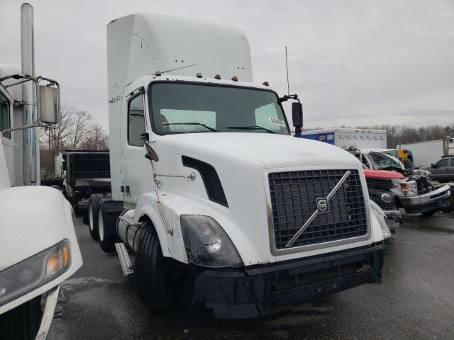 2004 VOLVO VN VNL, null