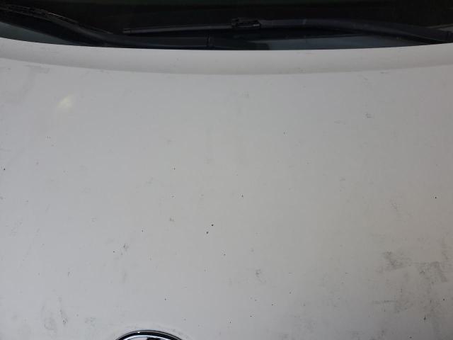 5TDJK3DC8BS025958 - 2011 TOYOTA SIENNA LE Ақ фото 12