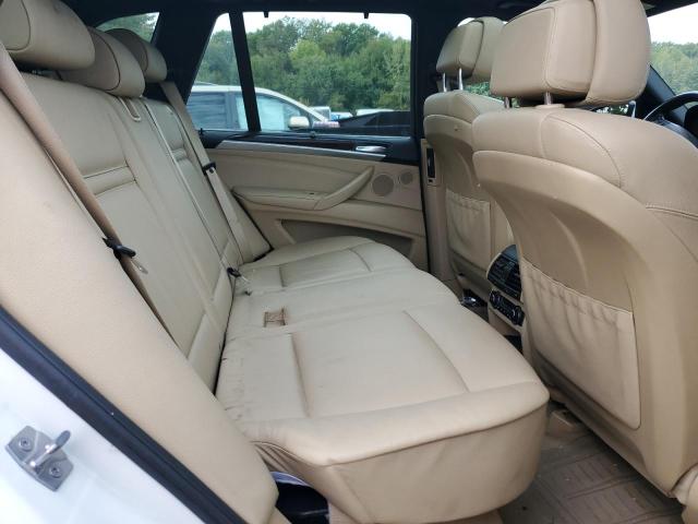 5UXFE8C56AL310718 - 2010 BMW X5 XDRIVE48I WHITE photo 11