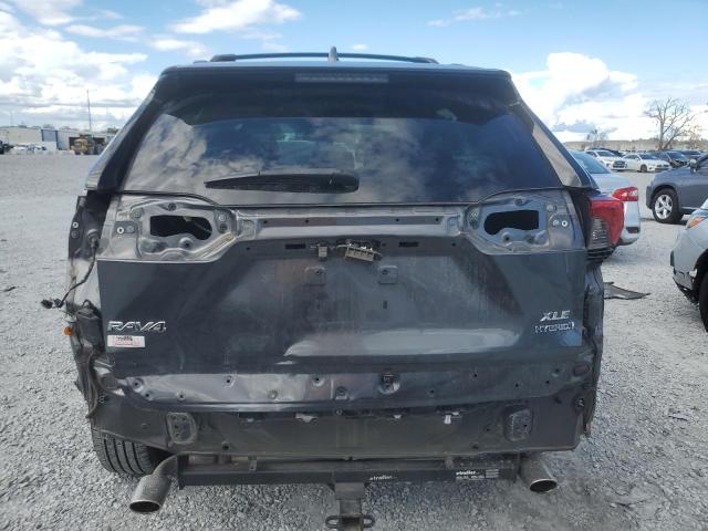 4T3RWRFV9MU020519 - 2021 TOYOTA RAV4 XLE GRAY photo 6