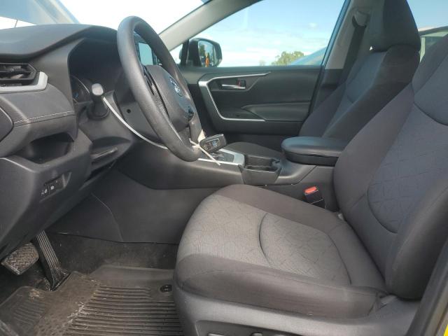 4T3RWRFV9MU020519 - 2021 TOYOTA RAV4 XLE GRAY photo 7