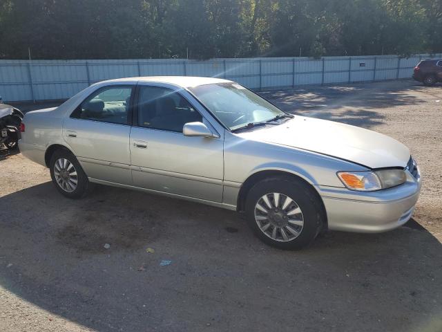 JT2BG22K910574640 - 2001 TOYOTA CAMRY CE 银色 照片 4