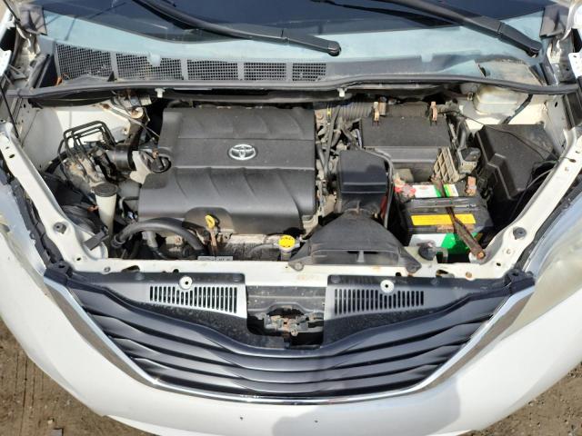 5TDKK3DC4DS304539 - 2013 TOYOTA SIENNA LE WHITE photo 12