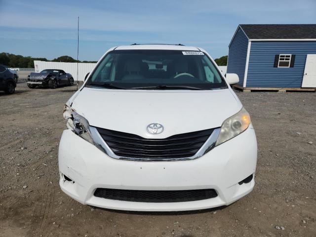 5TDKK3DC4DS304539 - 2013 TOYOTA SIENNA LE WHITE photo 5