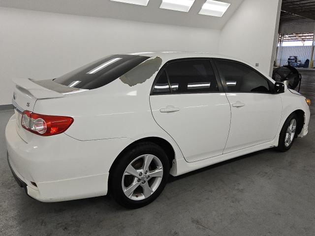5YFBU4EE7DP080255 - 2013 TOYOTA COROLLA BASE Սպիտակ լուսանկար 3