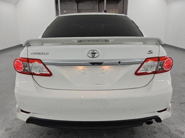 5YFBU4EE7DP080255 - 2013 TOYOTA COROLLA BASE Սպիտակ լուսանկար 6