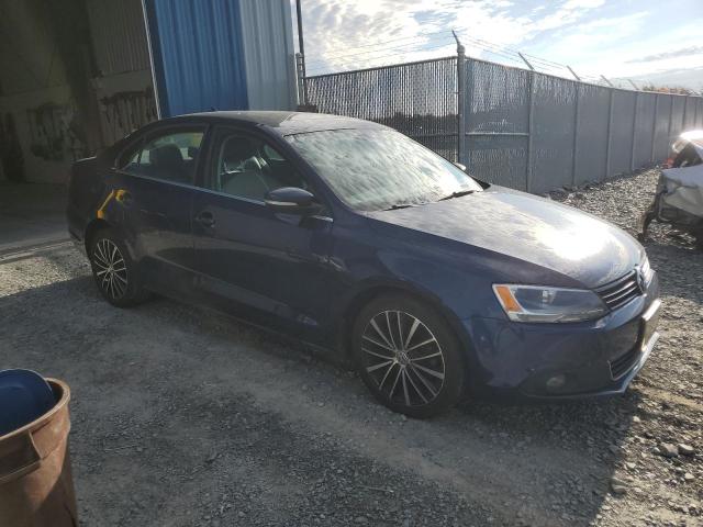 3VWLX7AJ7DM410545 - 2013 VOLKSWAGEN JETTA SEL BLUE photo 4