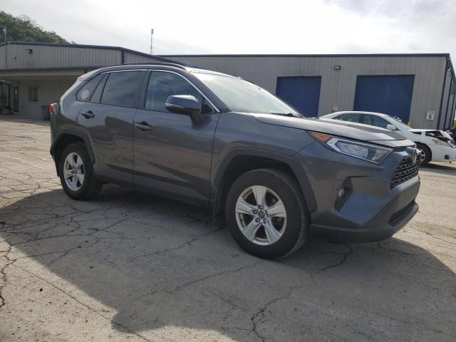 2T3P1RFV1LC125979 - 2020 TOYOTA RAV4 XLE GRAY photo 4