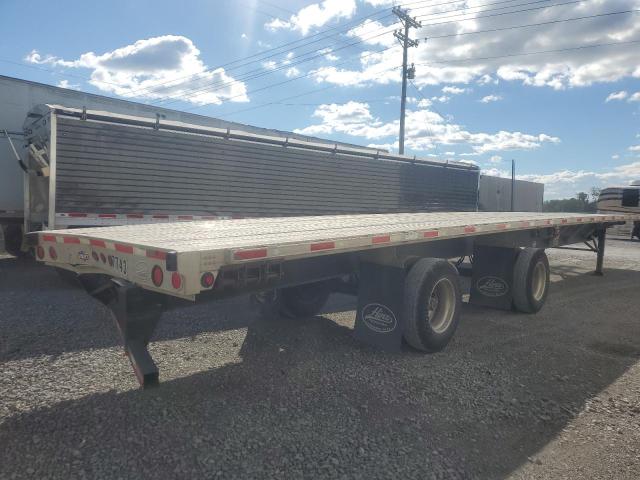 1UYFS2532K5847743 - 2019 UTILITY UNKNOWN SILVER photo 4