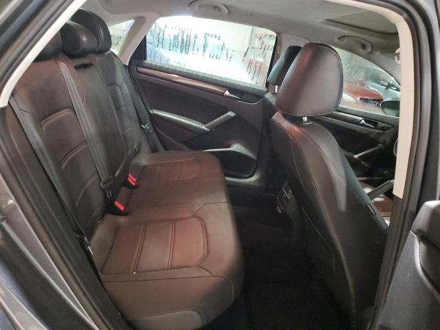 1VWMA7A36LC022942 - 2020 VOLKSWAGEN PASSAT R-LINE Silber Foto 10