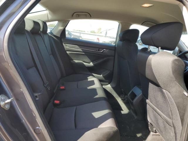 1HGCV1F11JA243527 - 2018 HONDA ACCORD LX ნაცრისფერი ფოტო 10