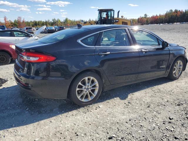 3FA6P0MUXKR155666 - 2019 FORD FUSION SEL Черный фото 3