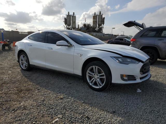 5YJSA1DN8DFP12278 - 2013 TESLA MODEL S WHITE photo 4