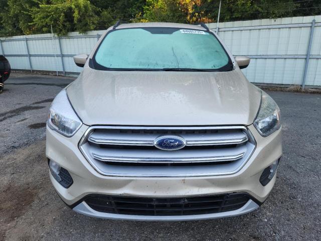 1FMCU0GD6JUC44834 - 2018 FORD ESCAPE SE TAN photo 5