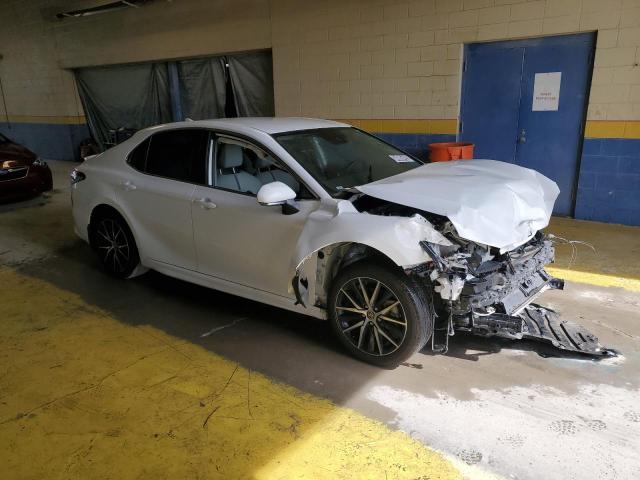 4T1G31AK5RU629136 - 2024 TOYOTA CAMRY SE NIGHT SHADE WHITE photo 4