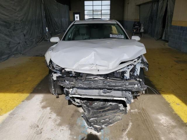 4T1G31AK5RU629136 - 2024 TOYOTA CAMRY SE NIGHT SHADE WHITE photo 5