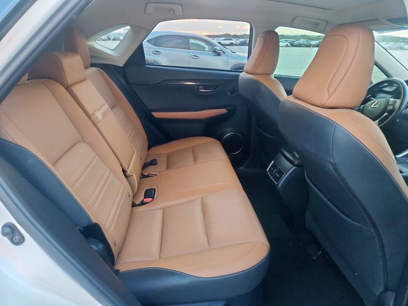 JTJYARBZ8J2109843 - 2018 LEXUS NX 300 BASE თეთრი ფოტო 11