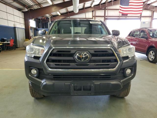 3TMCZ5AN6KM285815 - 2019 TOYOTA TACOMA DOUBLE CAB Grau Foto 5