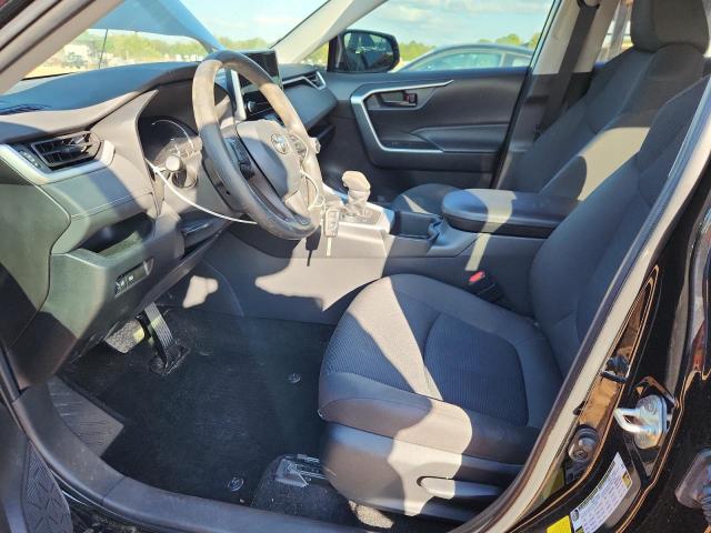 4T3LWRFV5RU135955 - 2024 TOYOTA RAV4 LE Czarny zdjęcie 7