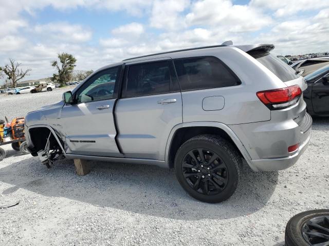 1C4RJFAG1MC770358 - 2021 JEEP GRAND CHER LAREDO SILVER photo 2