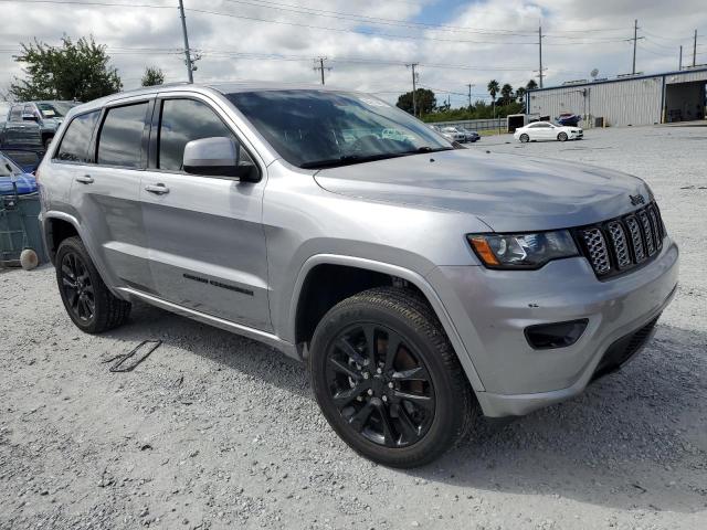 1C4RJFAG1MC770358 - 2021 JEEP GRAND CHER LAREDO SILVER photo 4