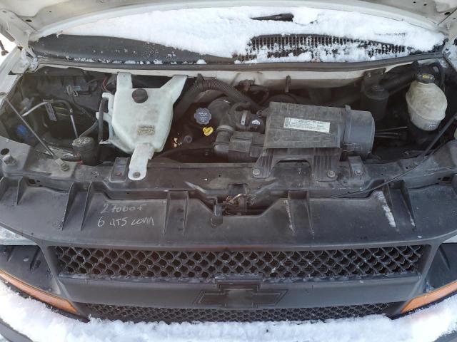 1GCHG39C181228608 - 2008 CHEVROLET EXPRESS G3 WHITE photo 11