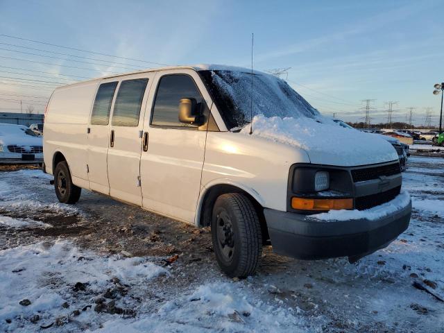 1GCHG39C181228608 - 2008 CHEVROLET EXPRESS G3 WHITE photo 4