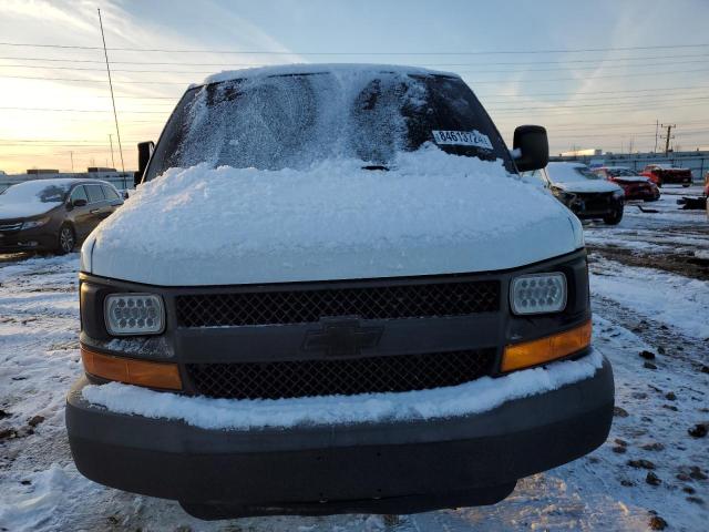 1GCHG39C181228608 - 2008 CHEVROLET EXPRESS G3 WHITE photo 5