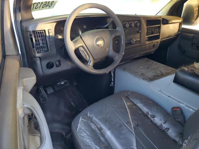 1GCHG39C181228608 - 2008 CHEVROLET EXPRESS G3 WHITE photo 8