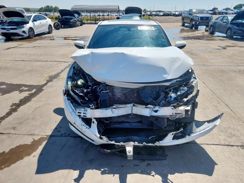 2HGFC4B00HH302418 - 2017 HONDA CIVIC LX WHITE photo 5