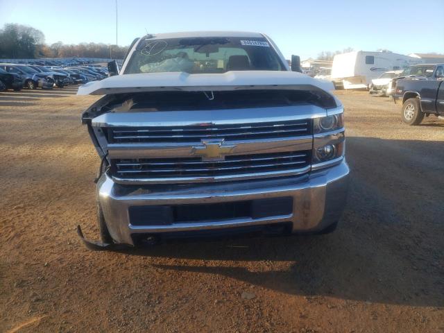 1GB2KUEG9HZ385196 - 2017 CHEVROLET SILVERADO K2500 HEAVY DUTY WHITE photo 5