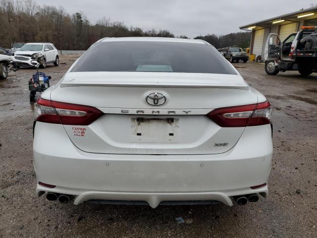 4T1B61HK1JU053203 - 2018 TOYOTA CAMRY XSE WHITE photo 6
