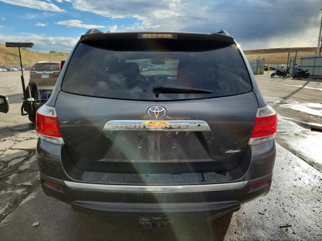 5TDBK3EH2DS210671 - 2013 TOYOTA HIGHLANDER BASE Մոխրագույն լուսանկար 6