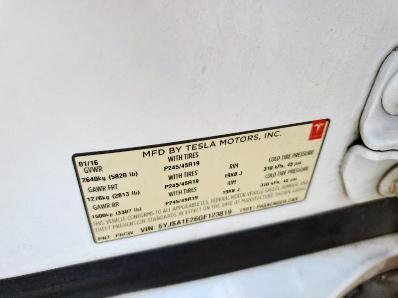 5YJSA1E26GF123819 - 2016 TESLA MODEL S Weiß Foto 12