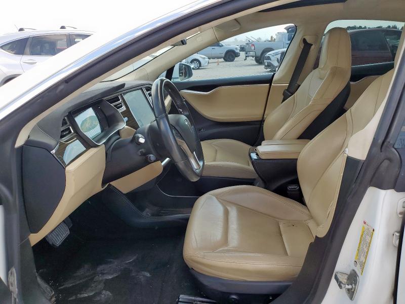 5YJSA1E26GF123819 - 2016 TESLA MODEL S Weiß Foto 7