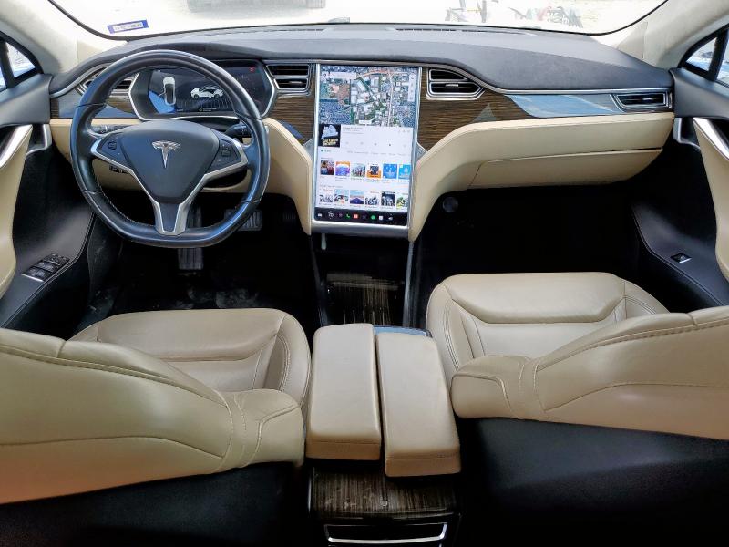 5YJSA1E26GF123819 - 2016 TESLA MODEL S Weiß Foto 8