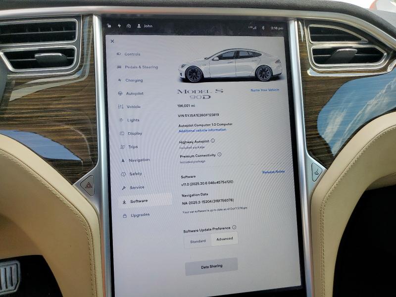 5YJSA1E26GF123819 - 2016 TESLA MODEL S Weiß Foto 9