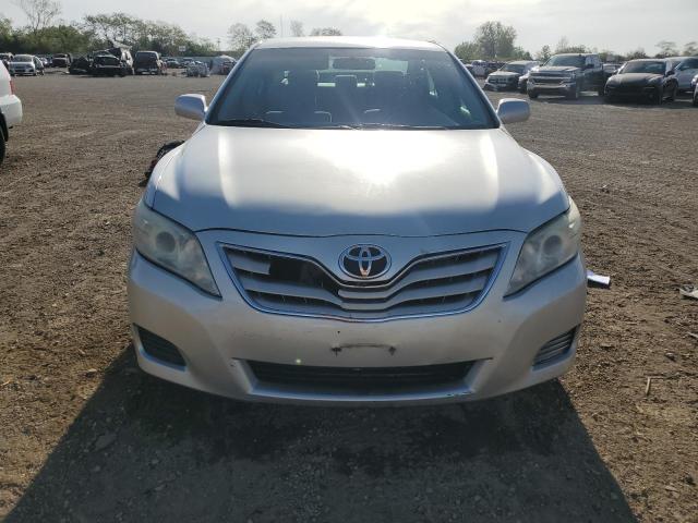 4T1BF3EKXBU666616 - 2011 TOYOTA CAMRY BASE SILVER photo 5