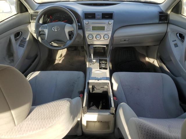 4T1BF3EKXBU666616 - 2011 TOYOTA CAMRY BASE SILVER photo 8